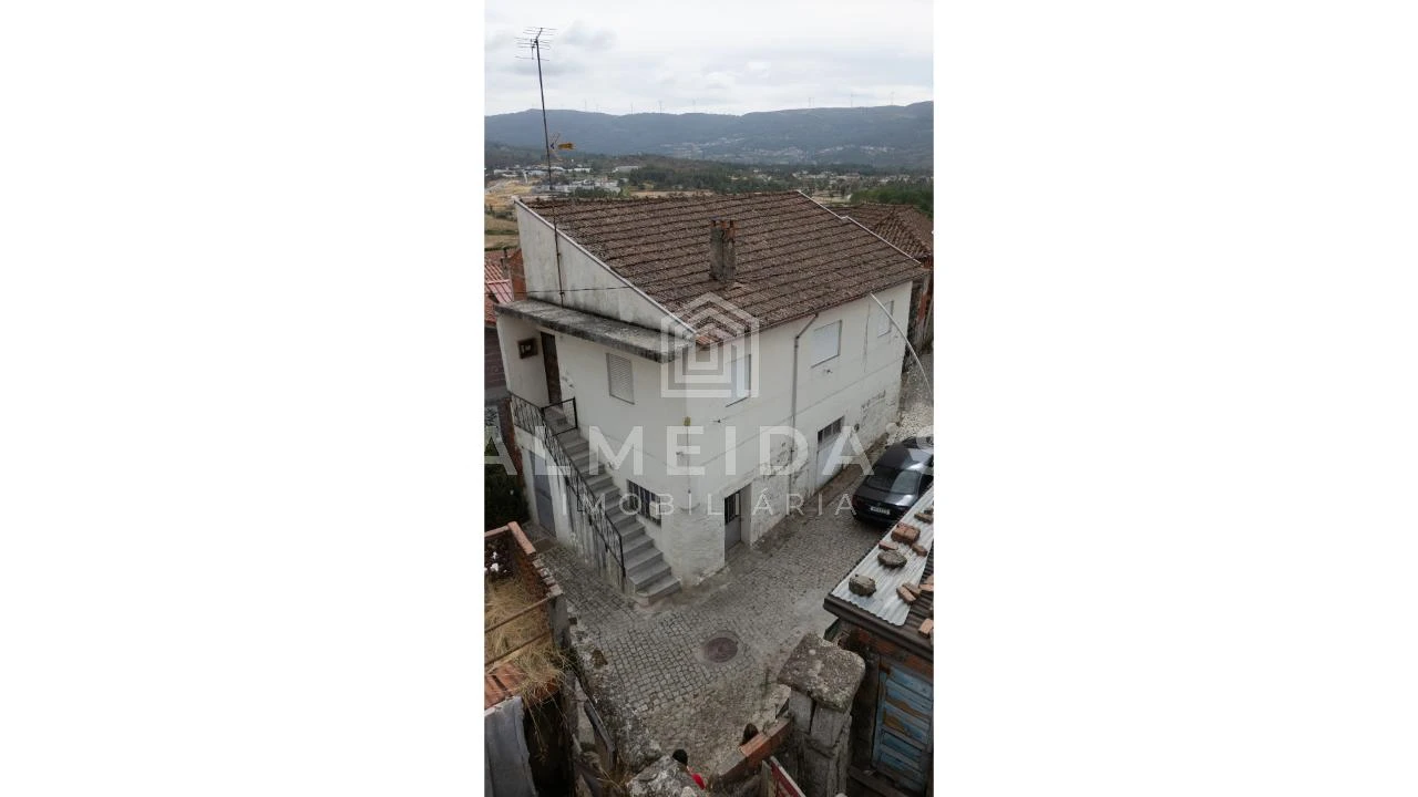 Moradia T3 para Venda em Sabroso de Aguiar Foto 2