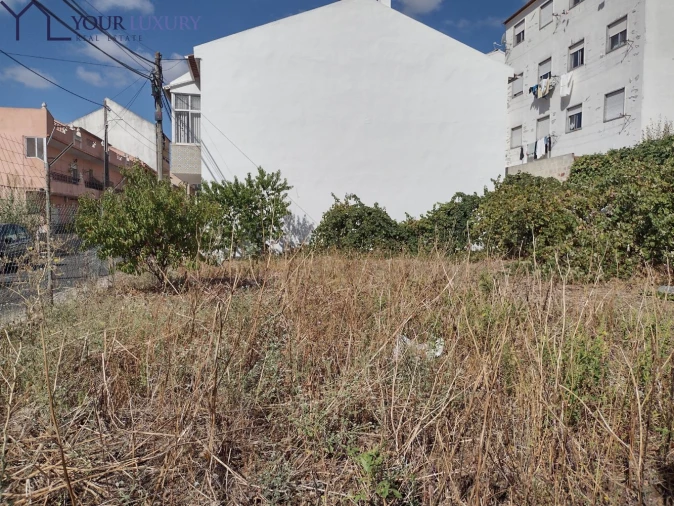 Terreno para Venda em Pontinha e Famões Foto 12