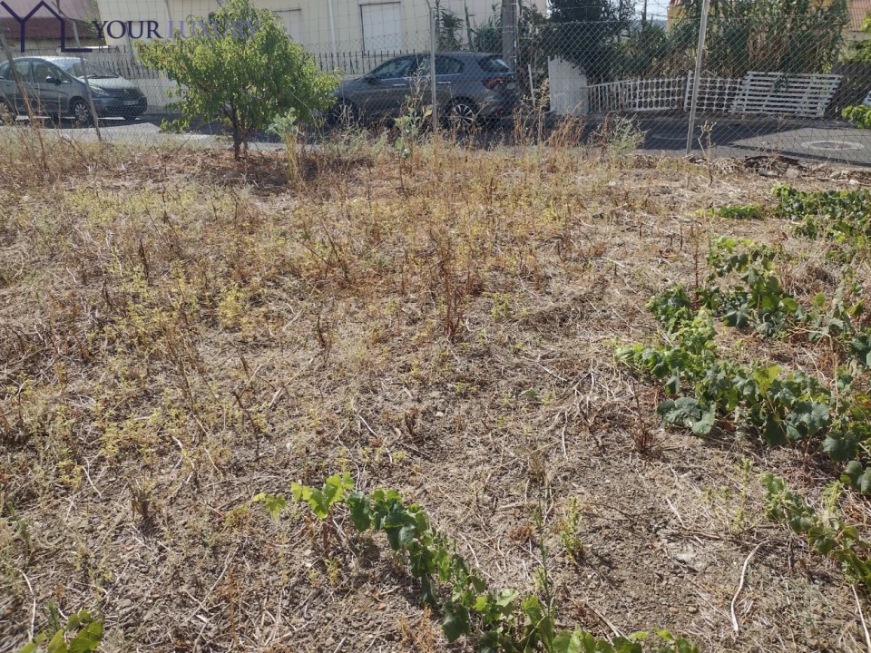 Terreno para Venda em Pontinha e Famões Foto 6