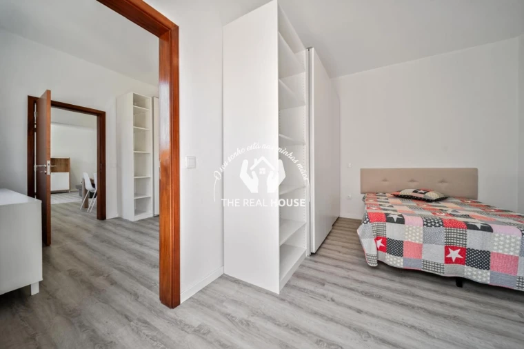 Moradia T2 para Venda em Arco da Calheta Foto 11