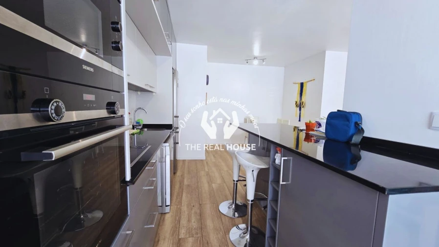 Apartamento T2 para Venda em Santo Antonio Foto 5