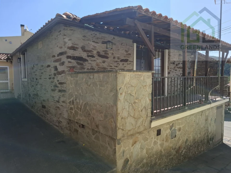 Moradia T2 para Venda em Folques Foto 10