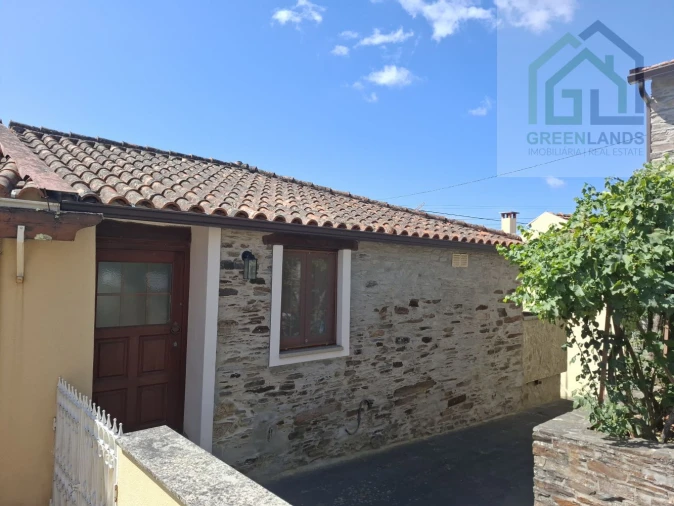 Moradia T2 para Venda em Folques Foto 11