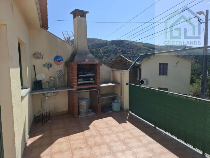 Moradia T2 para Venda em Folques Foto 53