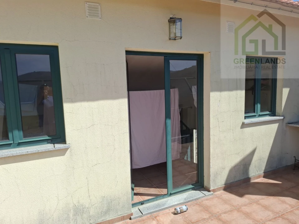 Moradia T2 para Venda em Folques Foto 44