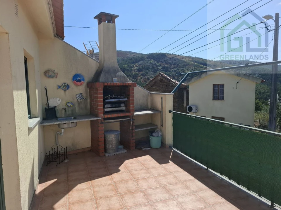 Moradia T2 para Venda em Folques Foto 53