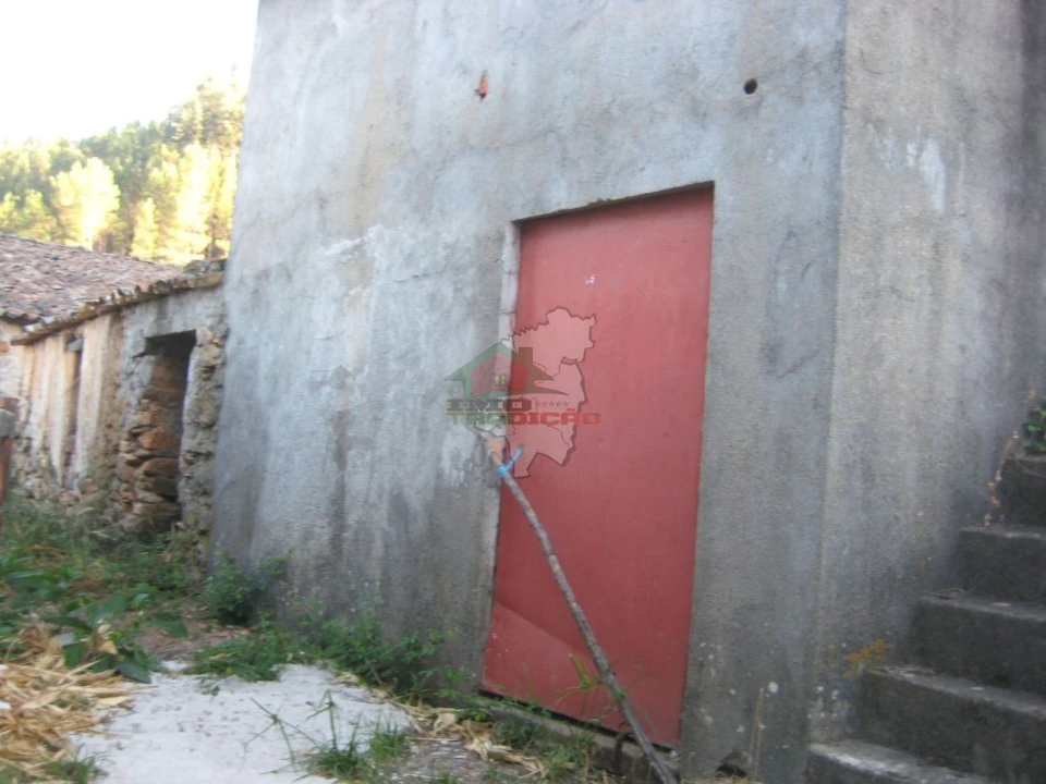 Moradia T1 para Venda em Cernache do Bonjardim, Nesperal e Palhais Foto 2