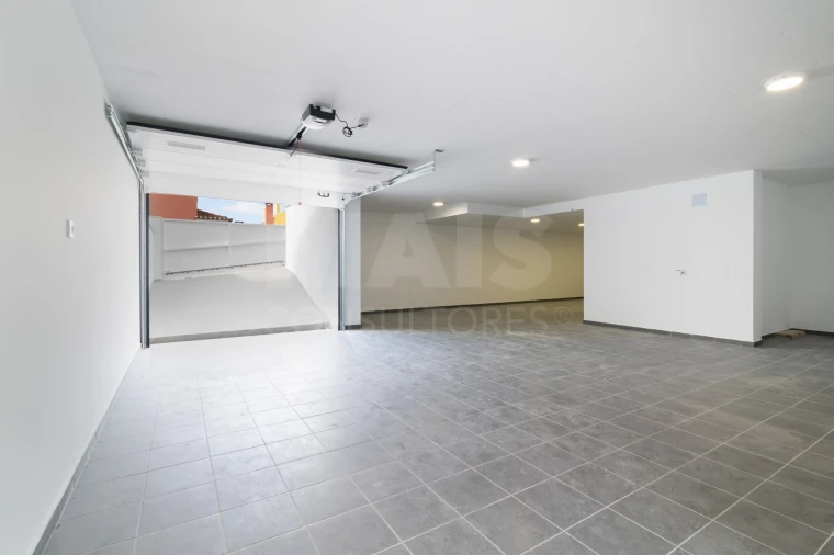 Moradia T4 para Venda em Pontinha e Famões Foto 1