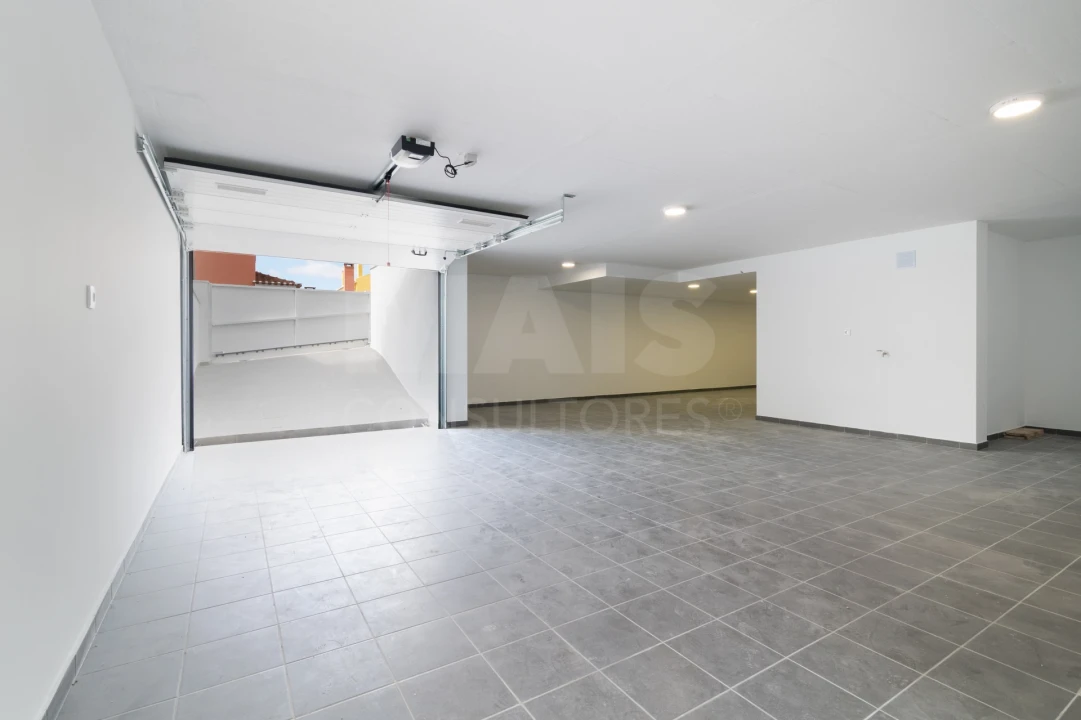 Moradia T4 para Venda em Pontinha e Famões Foto 1