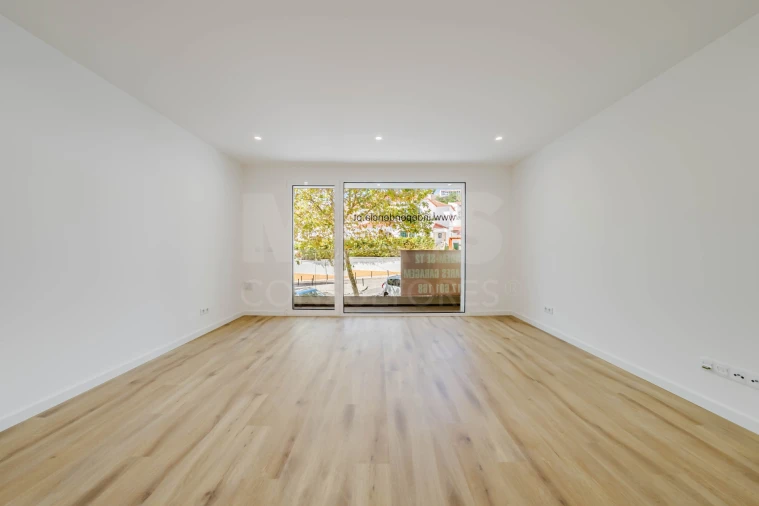 Apartamento T2 para Venda em Nazare Foto 2