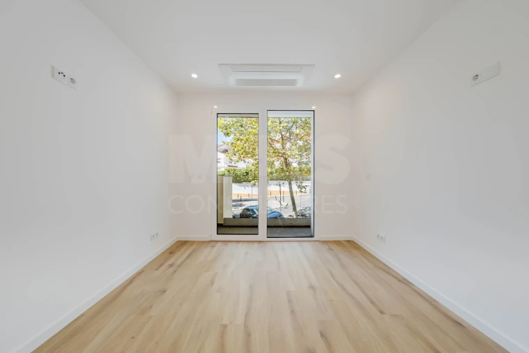 Apartamento T2 para Venda em Nazare Foto 6
