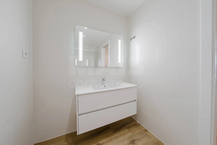 Apartamento T2 para Venda em Nazare Foto 12