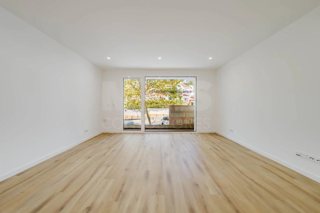 Apartamento T2 para Venda em Nazare Foto 2
