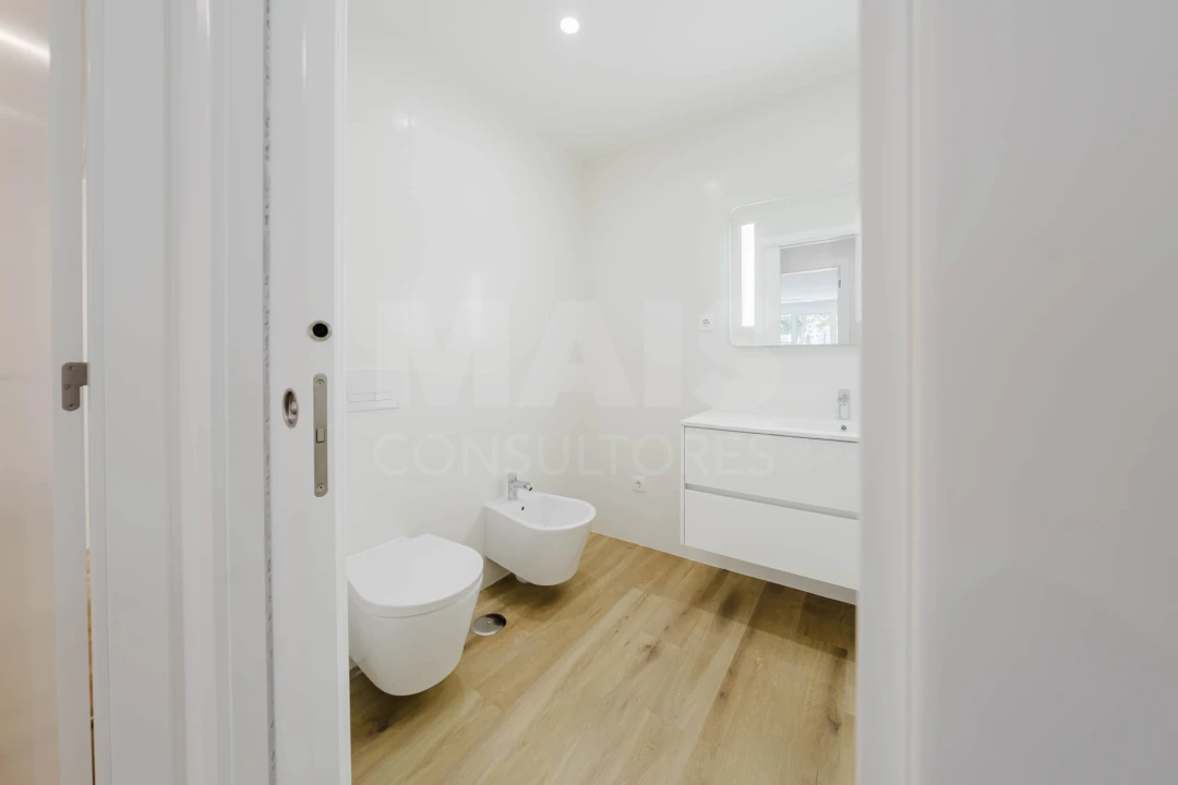 Apartamento T2 para Venda em Nazare Foto 10
