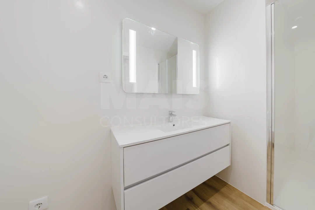 Apartamento T2 para Venda em Nazare Foto 11