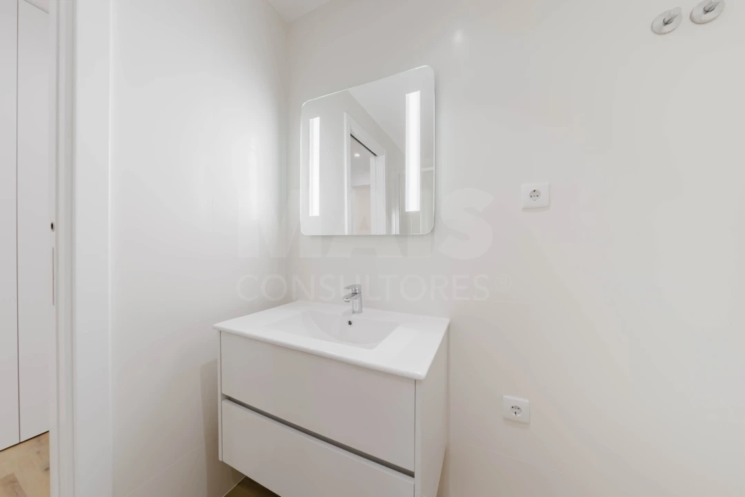 Apartamento T2 para Venda em Nazare Foto 9