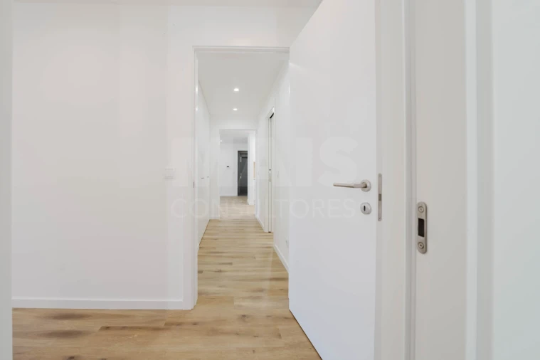Apartamento T2 para Venda em Nazare Foto 9