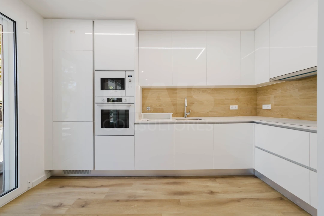 Apartamento T2 para Venda em Nazare Foto 2