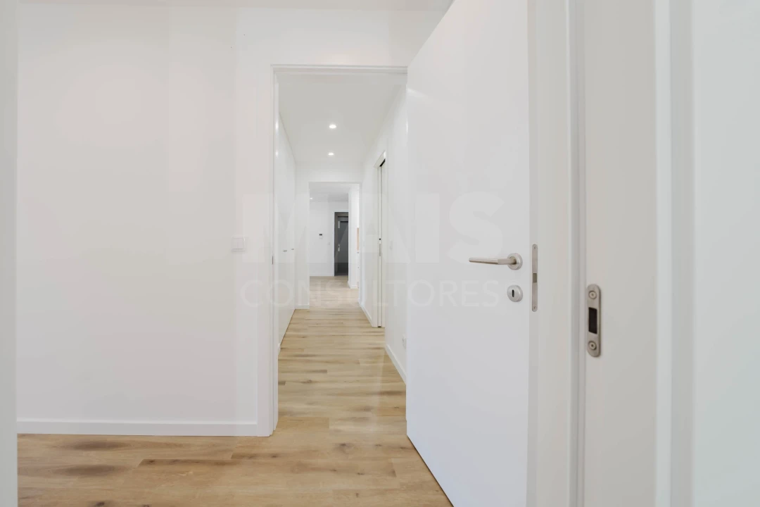Apartamento T2 para Venda em Nazare Foto 9