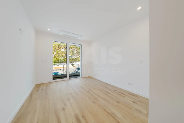 Apartamento T2 para Venda em Nazare Foto 9