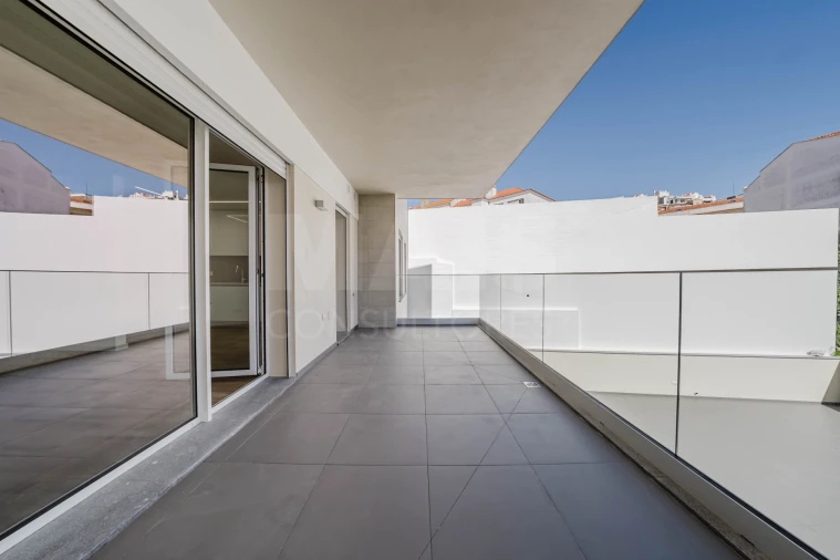 Apartamento T2 para Venda em Nazare Foto 3