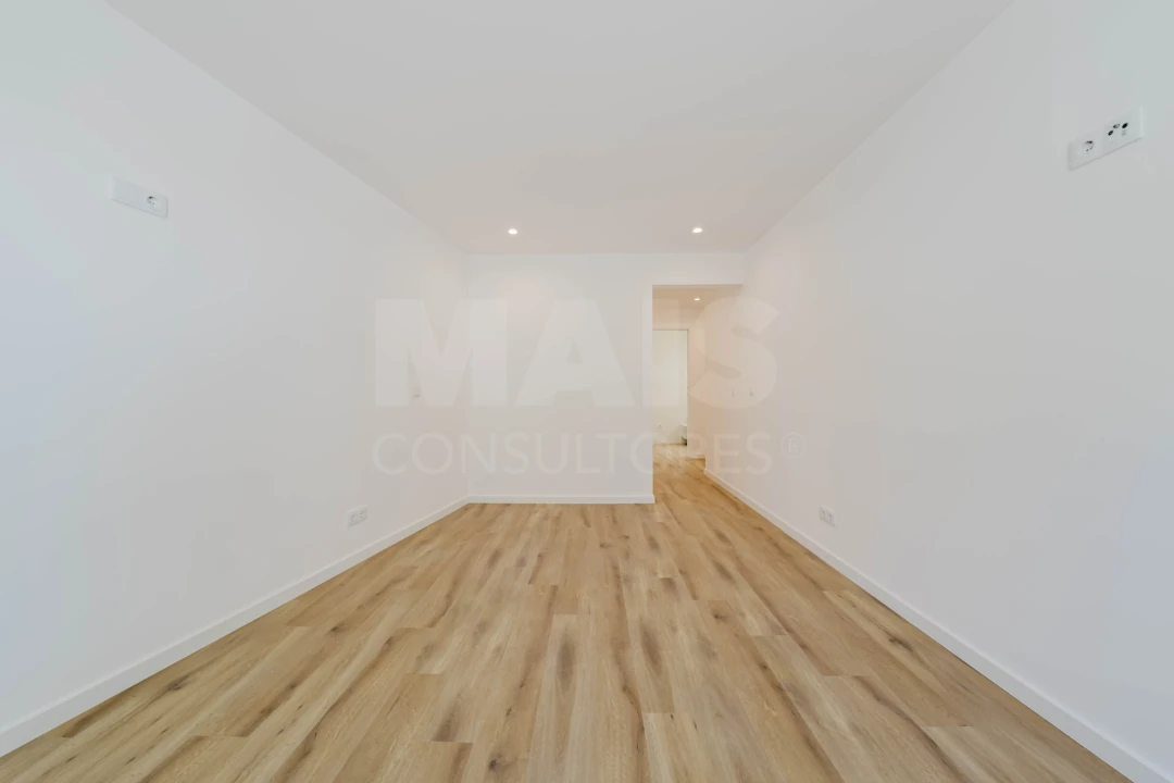 Apartamento T2 para Venda em Nazare Foto 8