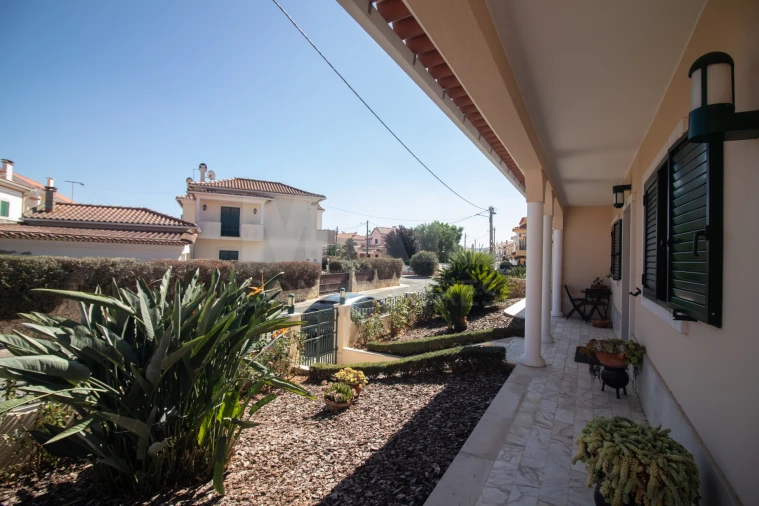 Moradia T4 para Venda em Alenquer (Santo Estêvão e Triana) Foto 2