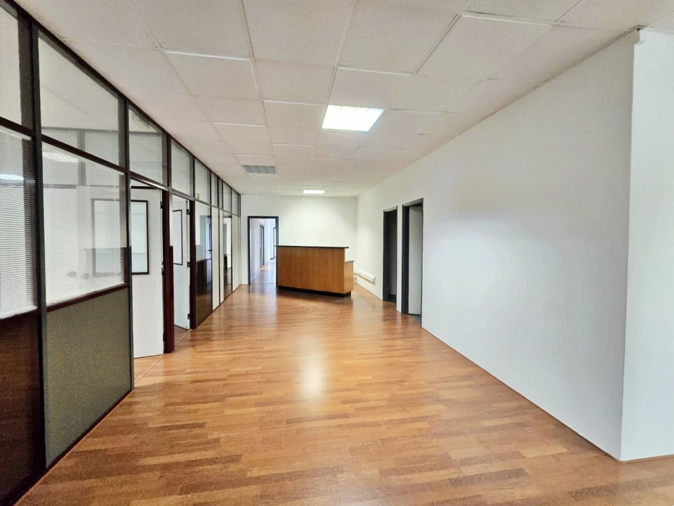 Armazém para Arrendamento em Castêlo da Maia Foto 6