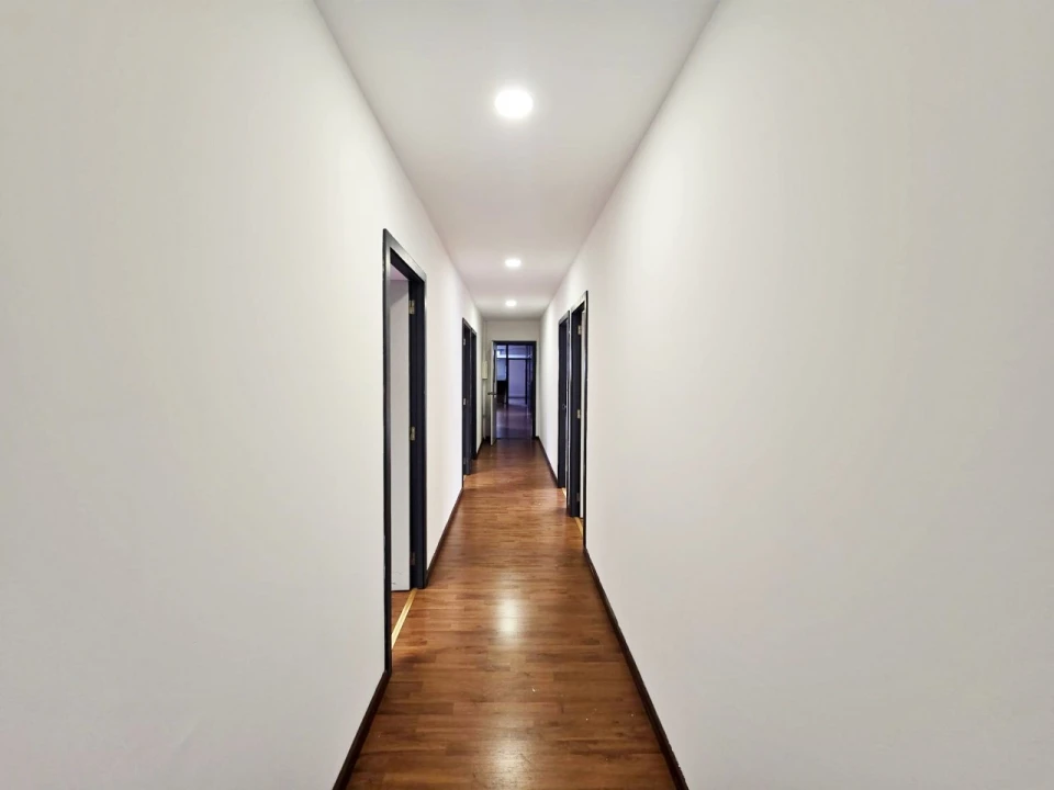 Armazém para Arrendamento em Castêlo da Maia Foto 17