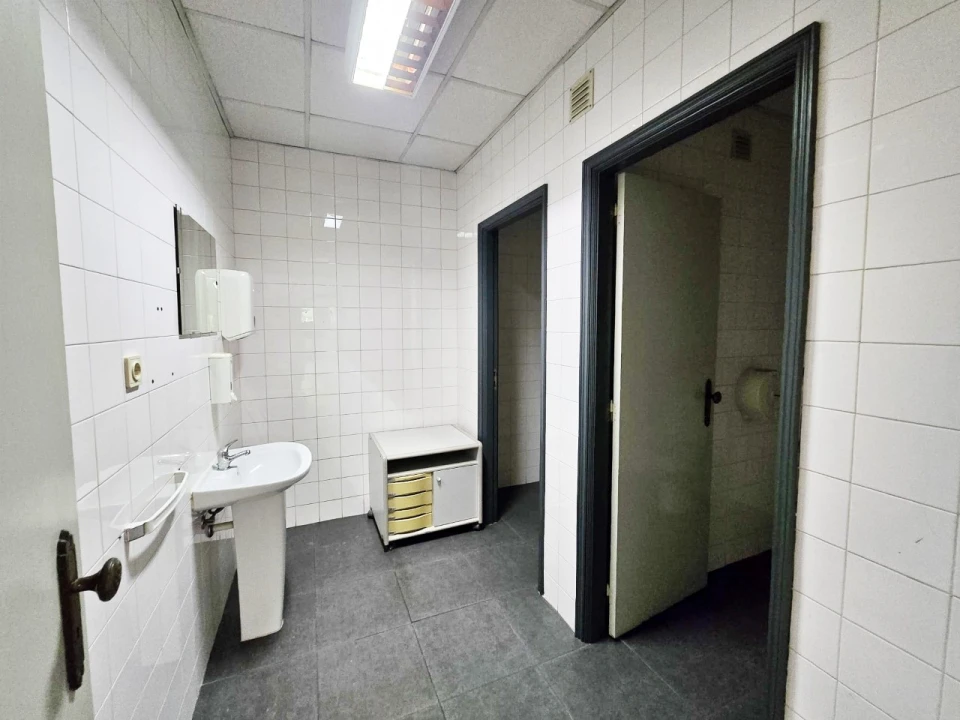 Armazém para Arrendamento em Castêlo da Maia Foto 18