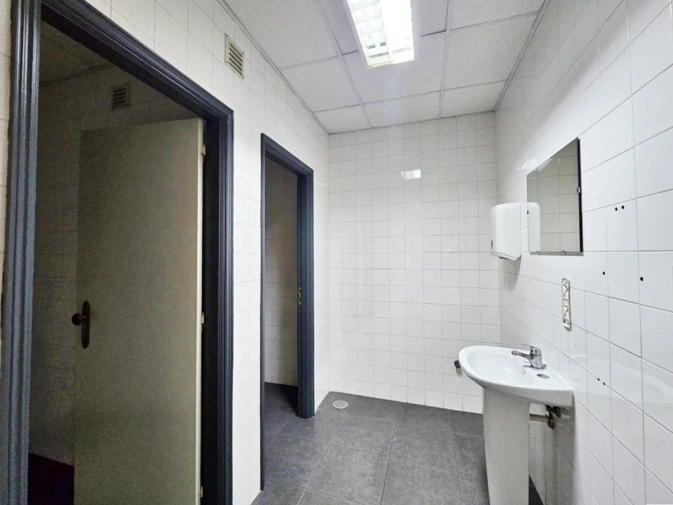 Armazém para Arrendamento em Castêlo da Maia Foto 19