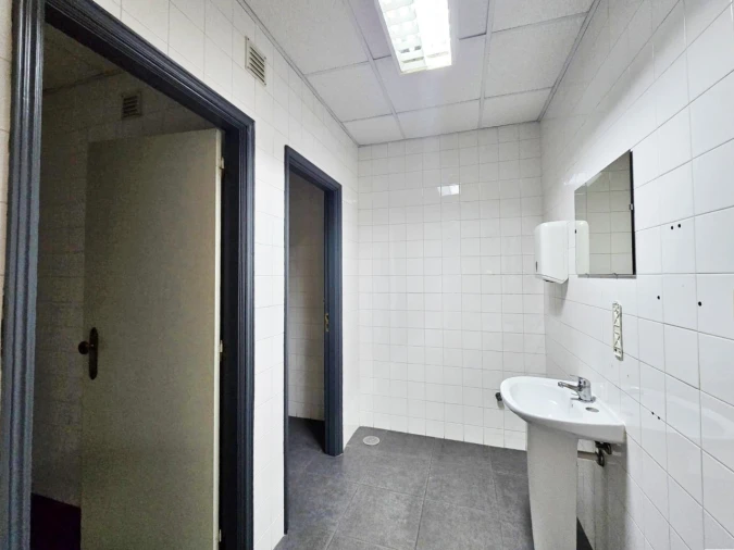 Armazém para Arrendamento em Castêlo da Maia Foto 19