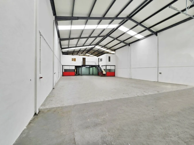 Armazém para Arrendamento em Castêlo da Maia Foto 20