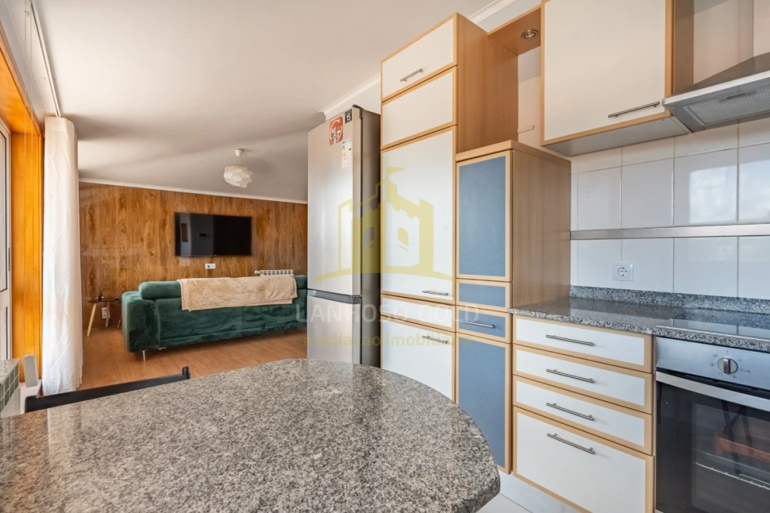 Apartamento T1 para Venda em Creixomil Foto 4