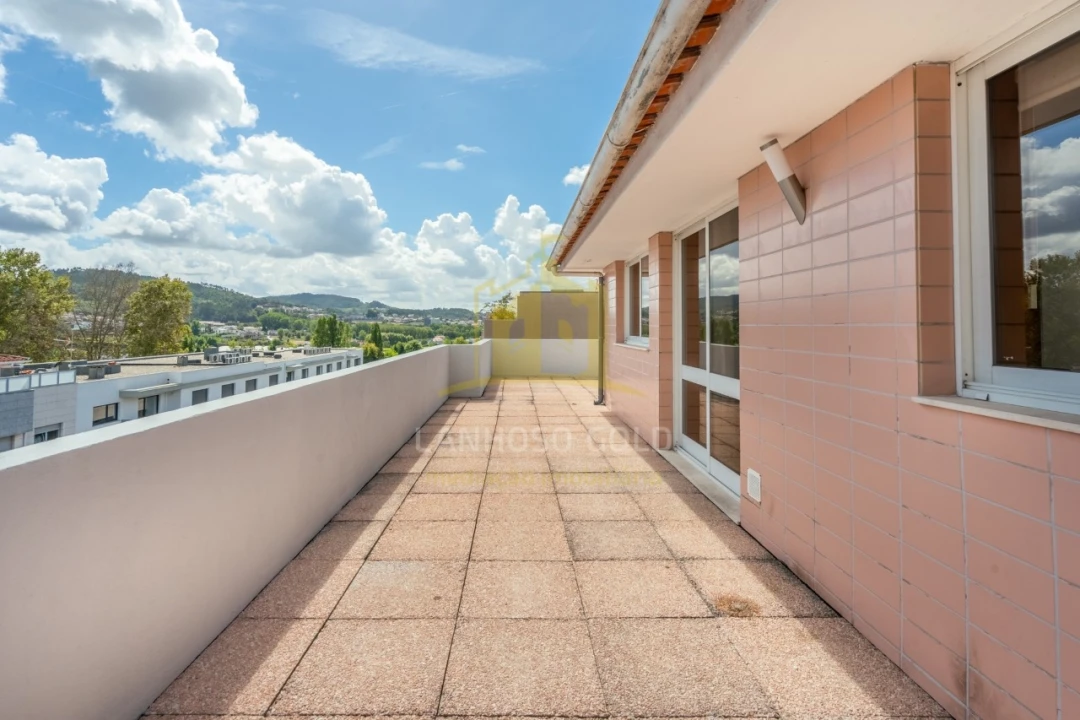 Apartamento T1 para Venda em Creixomil Foto 16