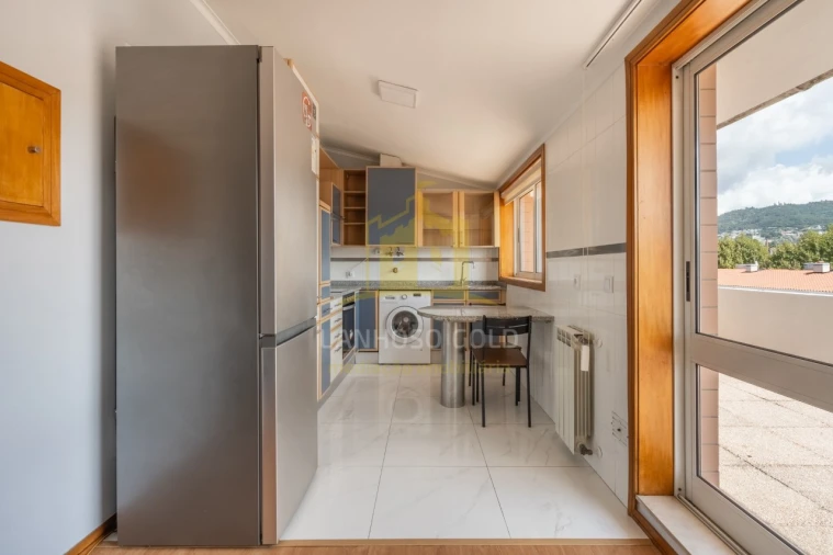 Apartamento T1 para Venda em Creixomil Foto 7