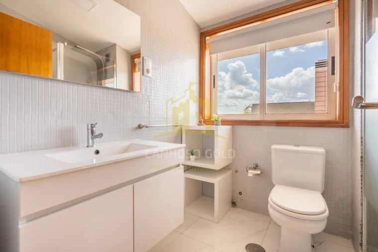 Apartamento T1 para Venda em Creixomil Foto 11