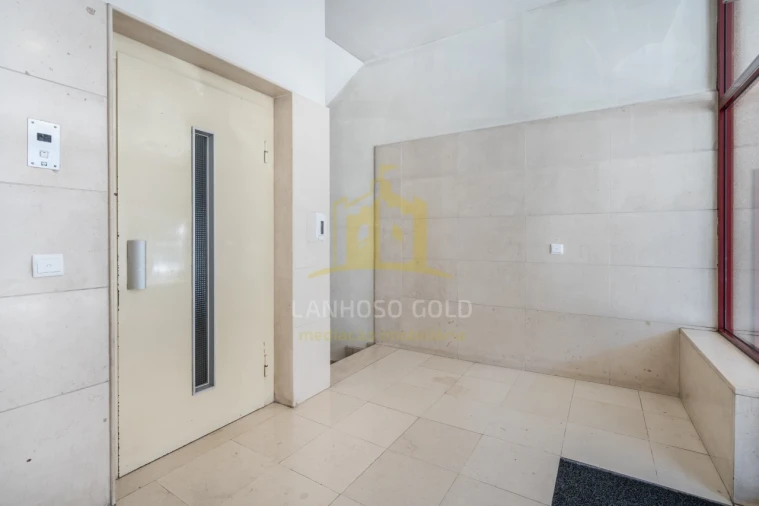 Apartamento T1 para Venda em Creixomil Foto 12