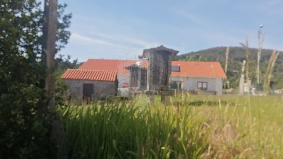 Moradia T3 para Venda em Préstimo e Macieira de Alcoba Foto 3