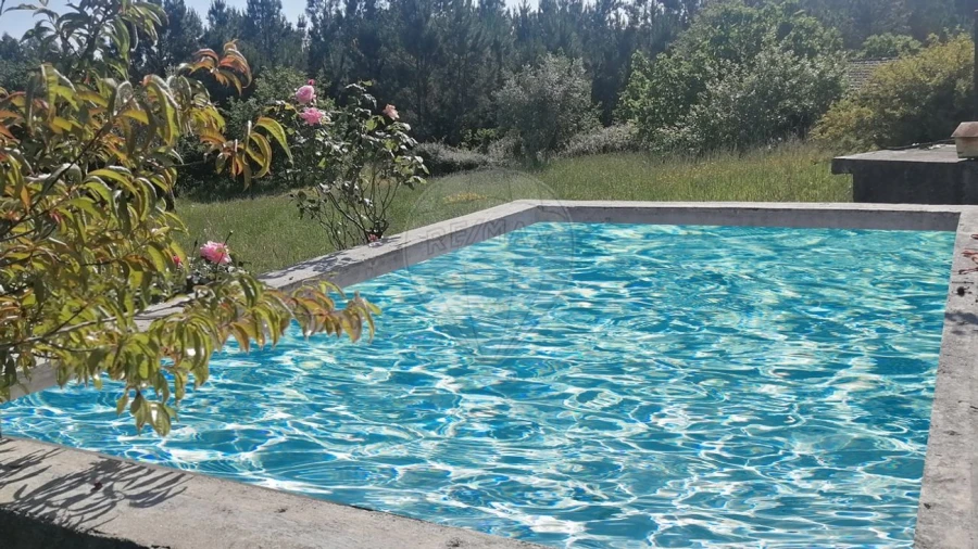 Moradia T3 para Venda em Préstimo e Macieira de Alcoba Foto 2