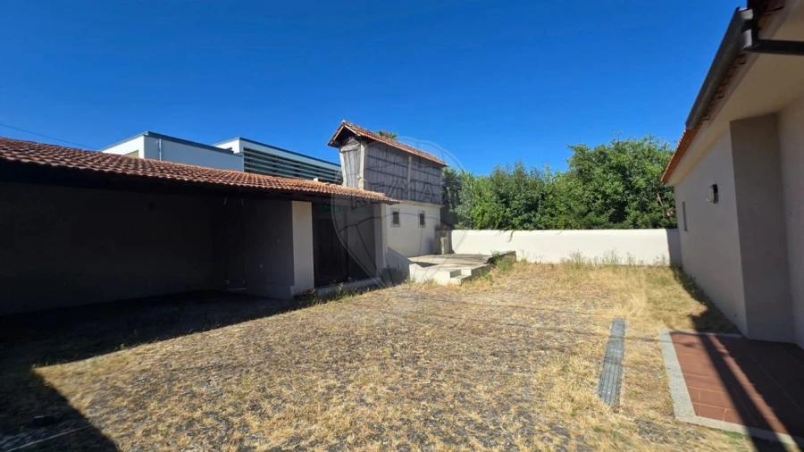 Moradia T3 para Venda em Macieira de Sarnes Foto 14