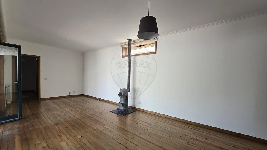 Moradia T3 para Venda em Macieira de Sarnes Foto 2