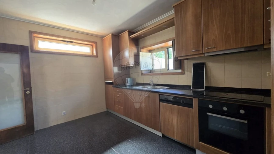 Moradia T3 para Venda em Macieira de Sarnes Foto 4