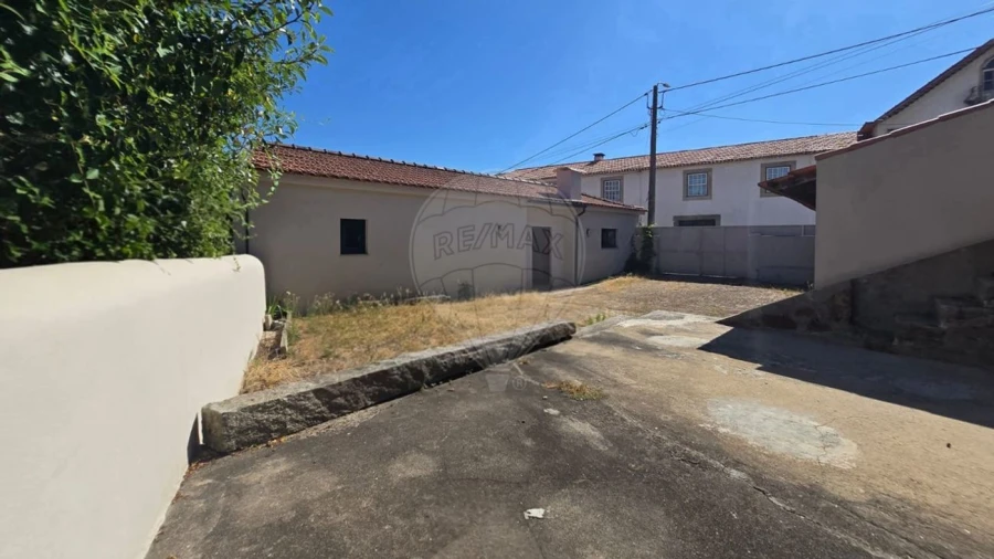 Moradia T3 para Venda em Macieira de Sarnes Foto 15