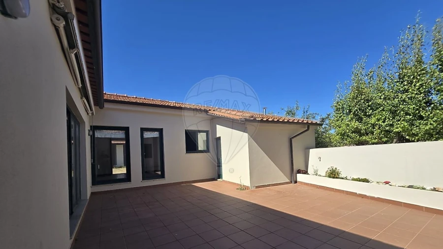 Moradia T3 para Venda em Macieira de Sarnes