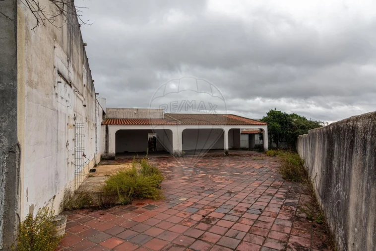 Moradia T3 para Venda em Ota Foto 9