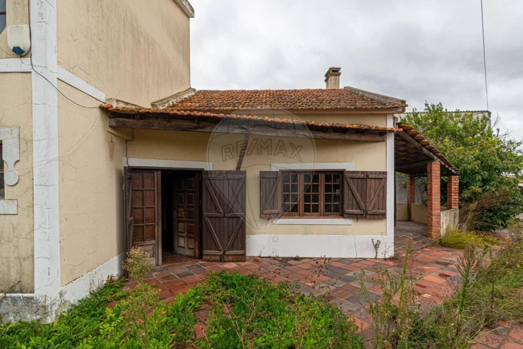 Moradia T3 para Venda em Ota Foto 5