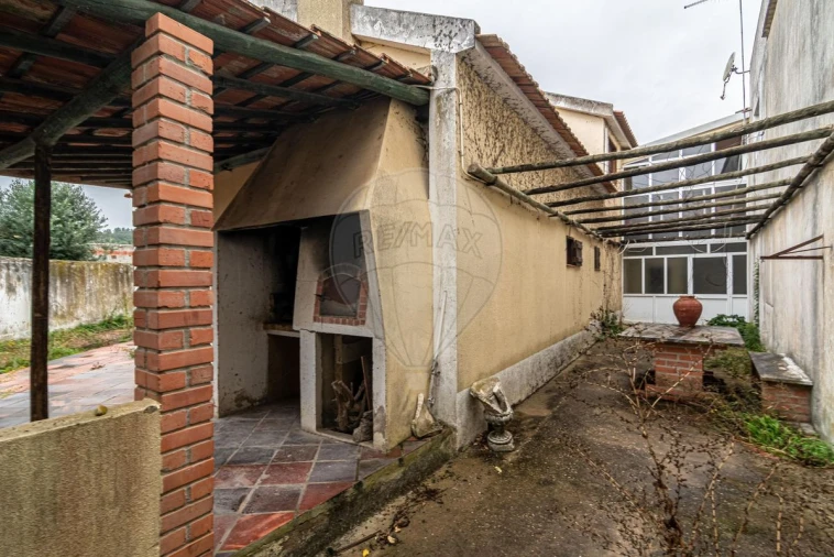 Moradia T3 para Venda em Ota Foto 6