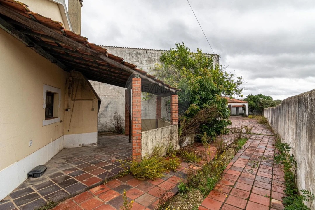 Moradia T3 para Venda em Ota Foto 8