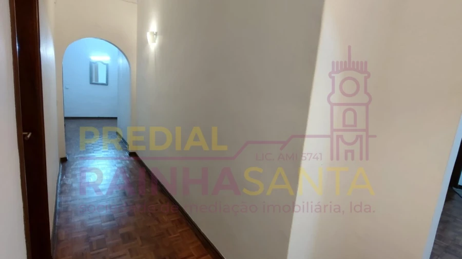 Quarto para Arrendamento em Sé Nova, Santa Cruz, Almedina e São Bartolomeu Foto 7